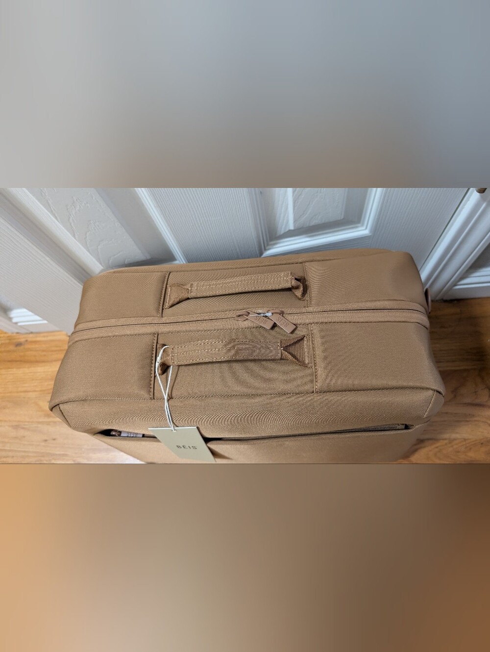 NEW Beis The Ultimate Travel Duffle in Camel Brown Luggage NWT - Picture 3 of 5
